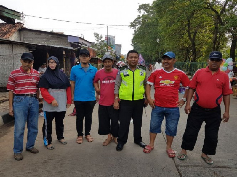 IMG-unit-lantas-polsek-neglasari-bersama-dishub-kota-tangerang-berikan-rasa-aman-pada-car-free-day-kecamatan-neglasari