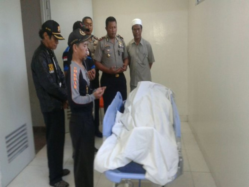 IMG-kapolsek-jatiuwung-melayat-anggotanya-yang-meninggal-dunia