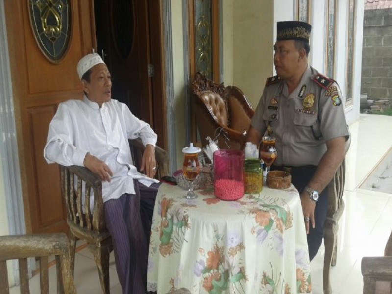 IMG-kapolsek-neglasari-sambangi-pimpinan-pondok-pesantren-al-hasyimiyyah