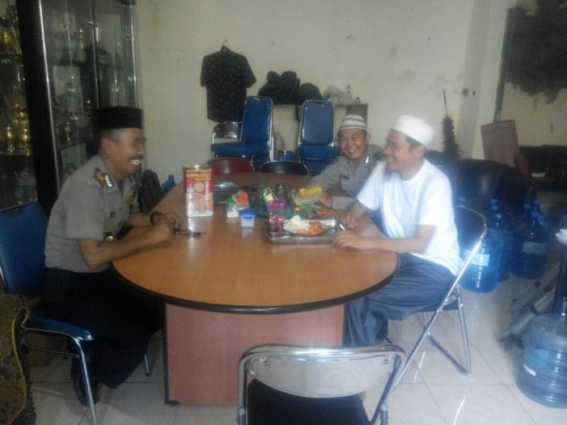 IMG-wakapolsek-neglasari-sambangi-tokoh-agama-kelurahan-selapajang-jaya