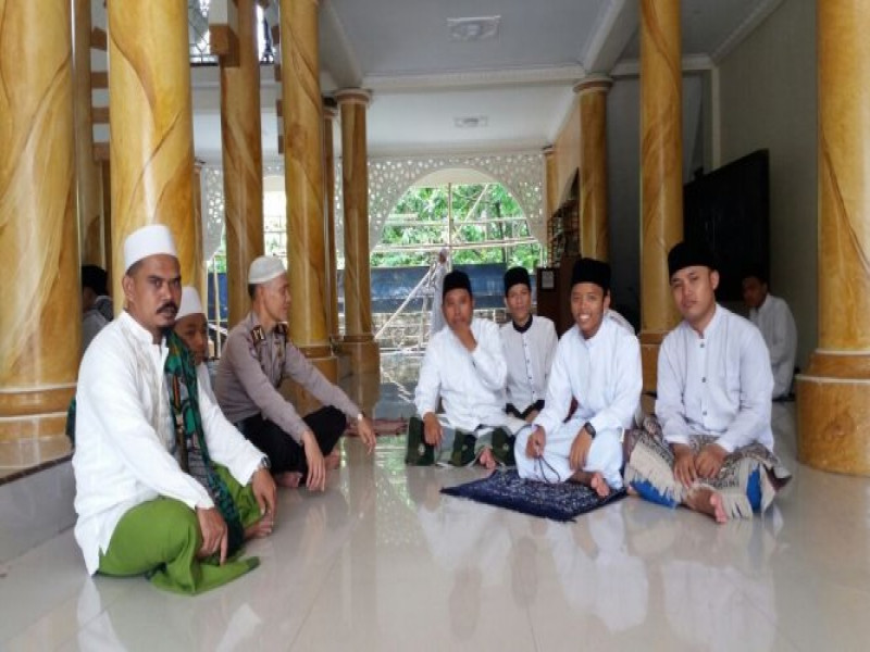 IMG-kanit-binmas-polsek-jatiuwung-silaturahmi-dengan-pimpinan-pondok-pesantren-al-kamil