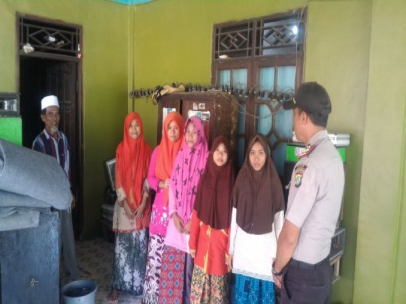 IMG-kanit-binmas-pakuhaji-ipda-sambas-berkunjung-ke-pondok-pesantren-darul-amsor