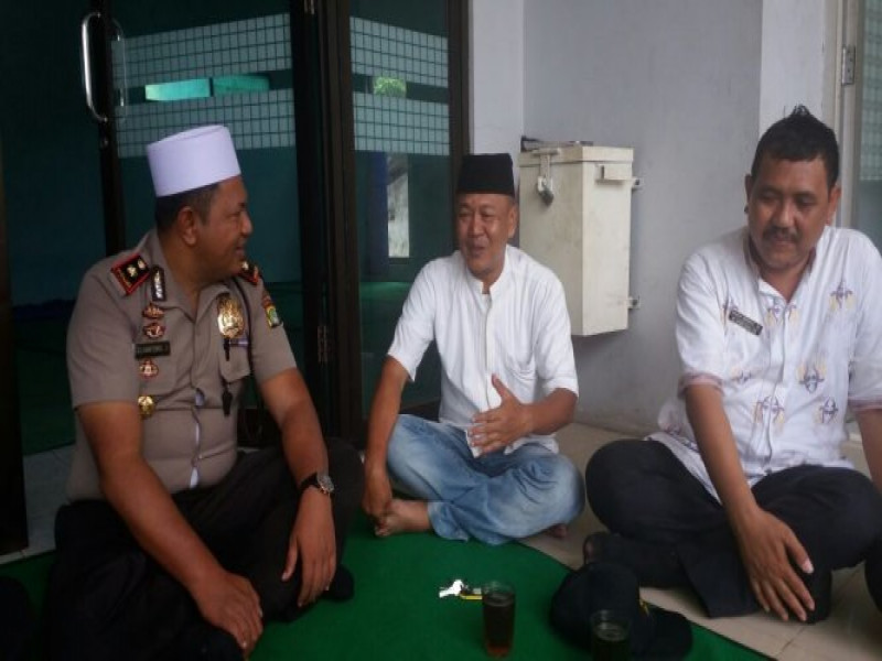 IMG-jelang-pemilukada-kota-tangerang-kapolsek-jatiuwung-sambangi-ketua-partai-golkar-kecamatan-cibodas