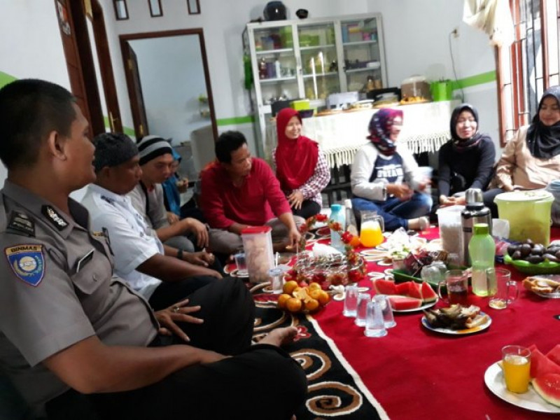 IMG-kegiatan-kampung-pemuda-binmas-aiptu-nurohmat-adakan-rembug-bareng-pemuda-pasir-jaya