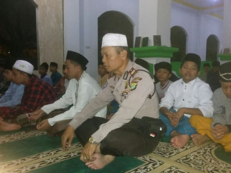 IMG-kanit-binmas-polsek-neglasari-ibadah-bersama-para-santri