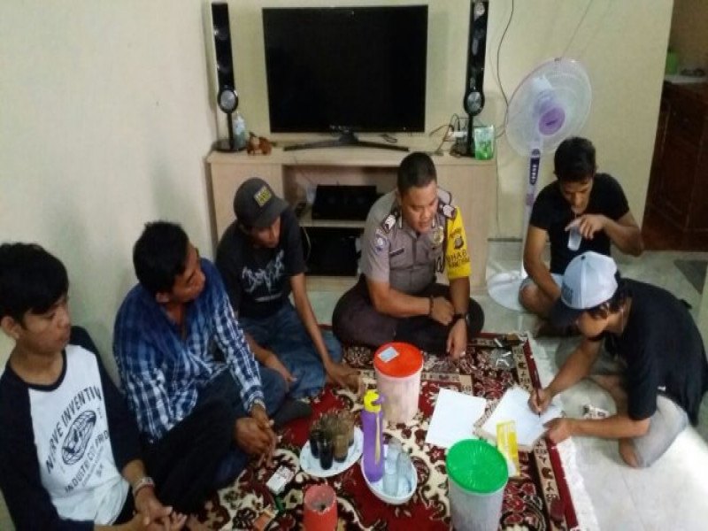 IMG-problem-solving-dilakukan-bhabinkamtibmas-polsek-jatiuwung-bersama-ketua-rt01-kel-alam-jaya