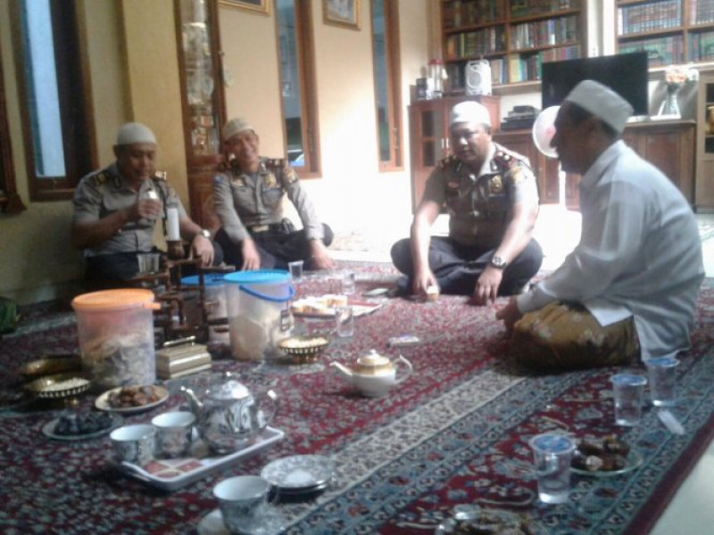 IMG-kapolsek-jatiuwung-jalin-sinergitas-dengan-ulama-sambangi-sekjen-mui-kota-tangerang