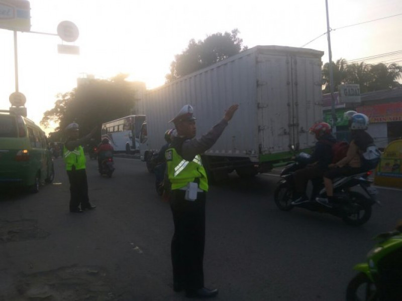 IMG-akp-pintaraja-gelar-anggotanya-pelayanan-prima-kepolisian-di-sepanjang-jalan-gatot-subroto