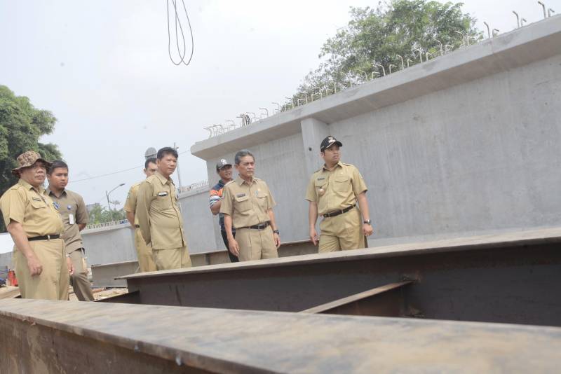 IMG-dorong-percepatan-pembangunan-wali-kota-sidak-pembangunan-jembatan