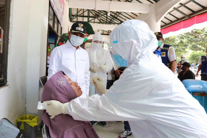 IMG-pemkot-dan-bptj-gelar-tes-rapid-antigen-di-terminal-poris-plawad