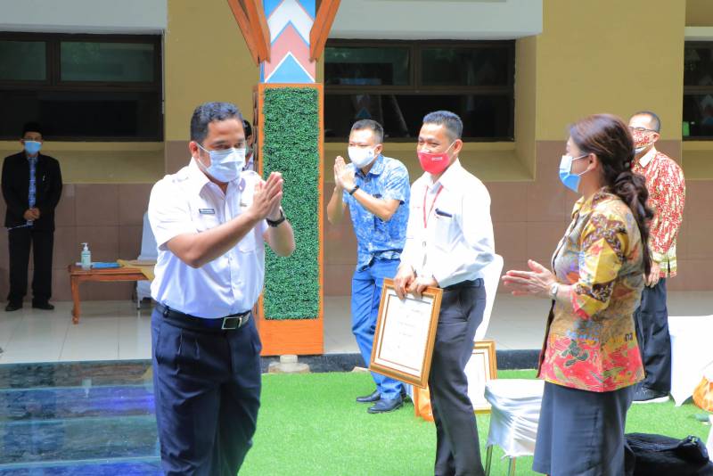 IMG-pemkot-beri-penghargaan-kepada-industri-atas-partisipasi-penanganan-covid-19