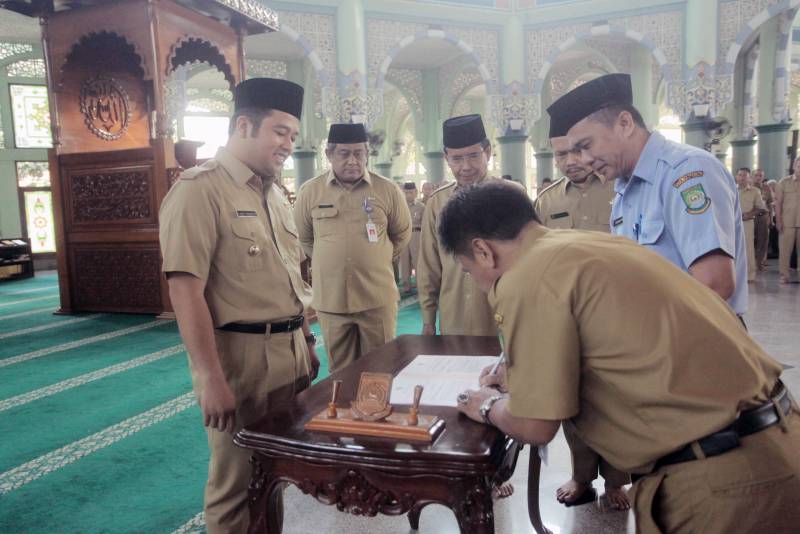 IMG-harapan-wali-kota-tangerang-kepada-sumarya-nakhoda-baru-pdam-tirta-benteng