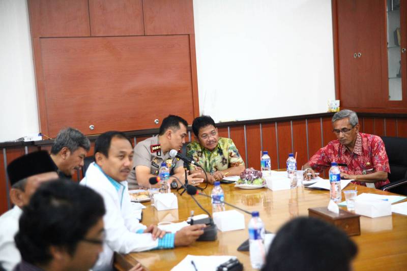 IMG-jelang-ramadhan-pemkot-gelar-rapat-peningkatan-kerjasama-aparat