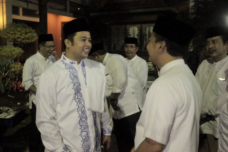 IMG-di-penghujung-ramadhan-pemkot-adakan-buka-puasa-bersama-dengan-masyarakat