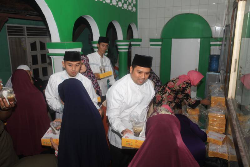 IMG-nostalgia-masa-kecil-wali-kota-tangerang-tarling-di-masjid-agung-al-ittihad