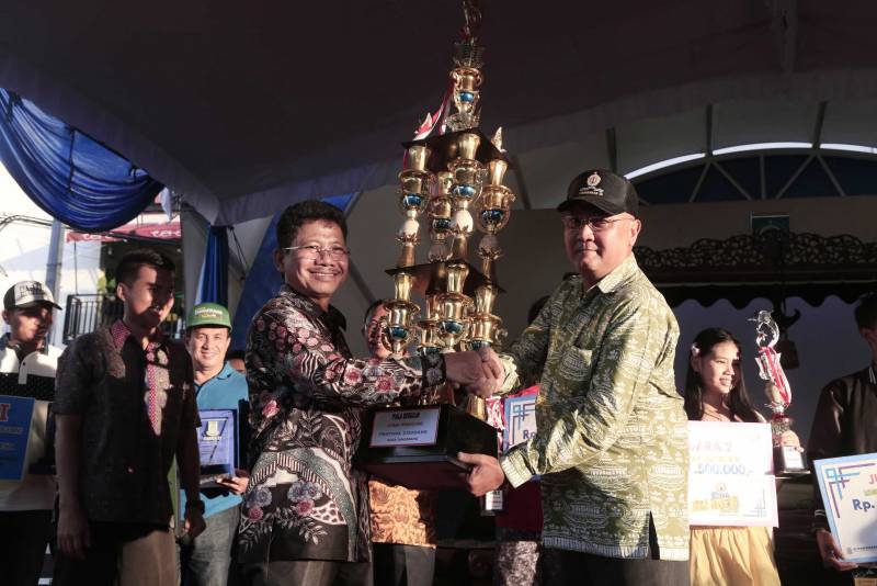 IMG-penampilan-band-sabit-tutup-gelaran-festival-cisadane