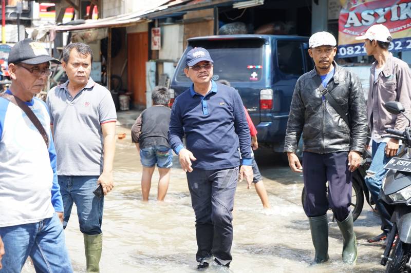 IMG-tangani-banjir-pemkot-telah-siagakan-petugas