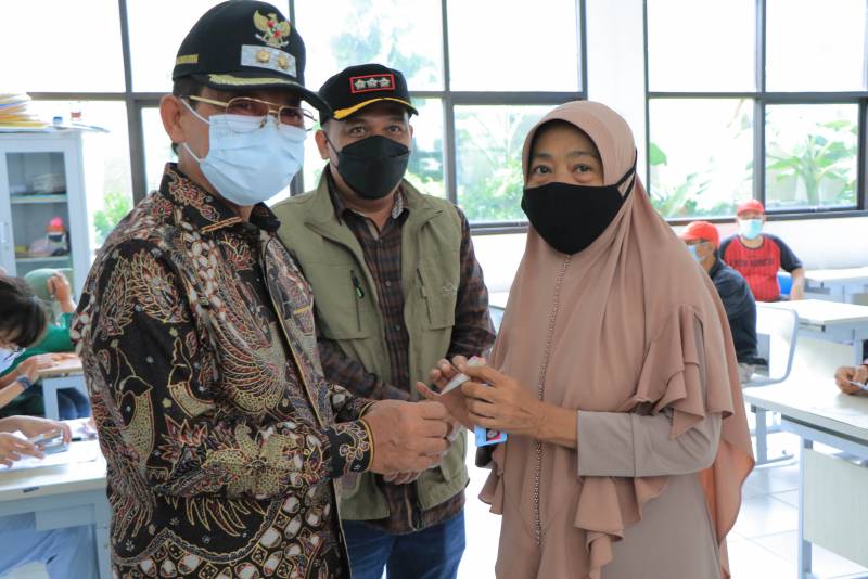 IMG-sachrudin-pantau-langsung-penyaluran-bst-di-wilayah-kecamatan-cipondoh