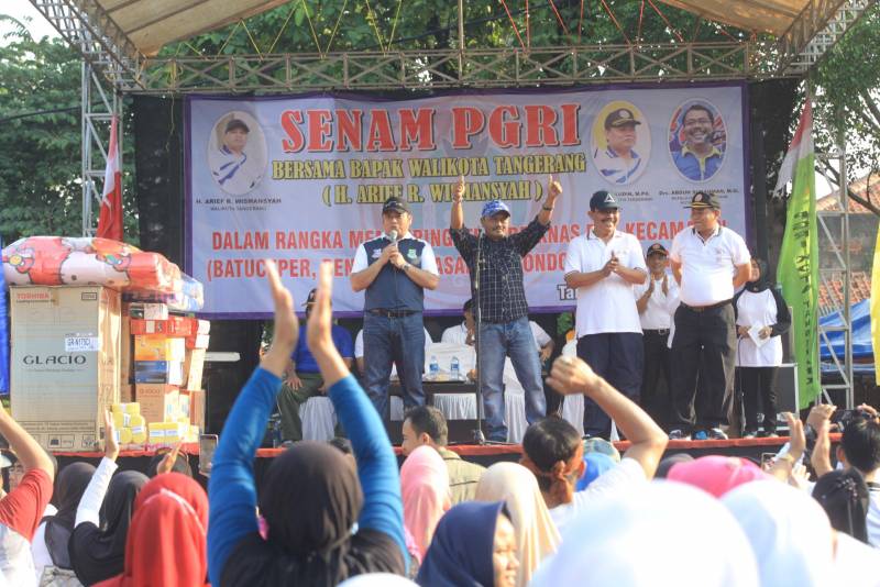 IMG-budayakan-pola-hidup-sehat-para-guru-melalui-olahraga-senam