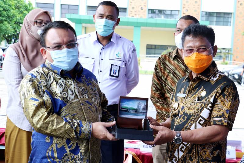 IMG-dikunjungi-komisi-ix-dpr-ri-sachrudin-sampaikan-progres-penanganan-covid-19-di-kota-tangerang