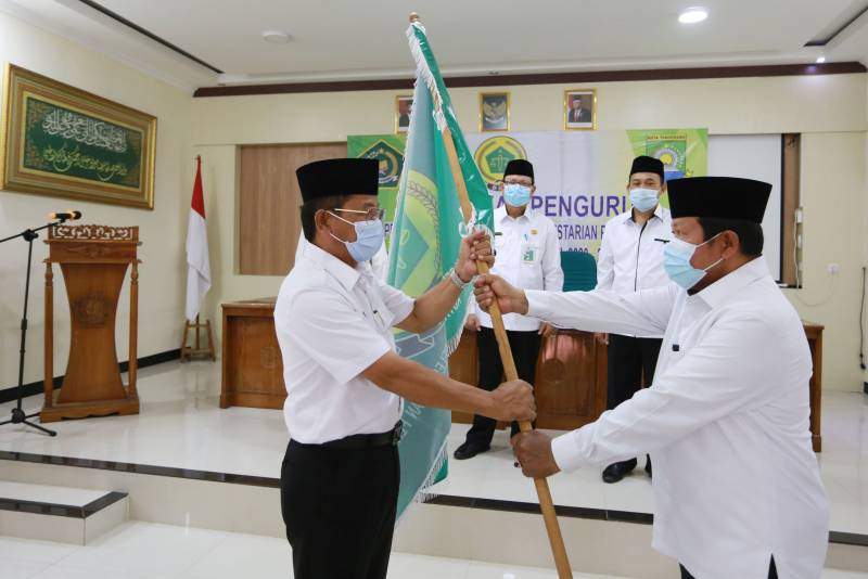 IMG-wakil-hadir-sekaligus-melantik-pengurus-bp4-kota-tangerang-masa-bakti-2020-2025