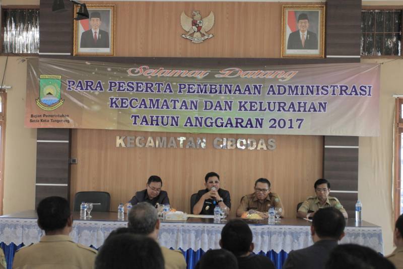 IMG-sebagai-garda-terdepan-pelayanan-aparatur-kecamatan-dan-kelurahan-harus-terus-tingkatkan-kemampuan