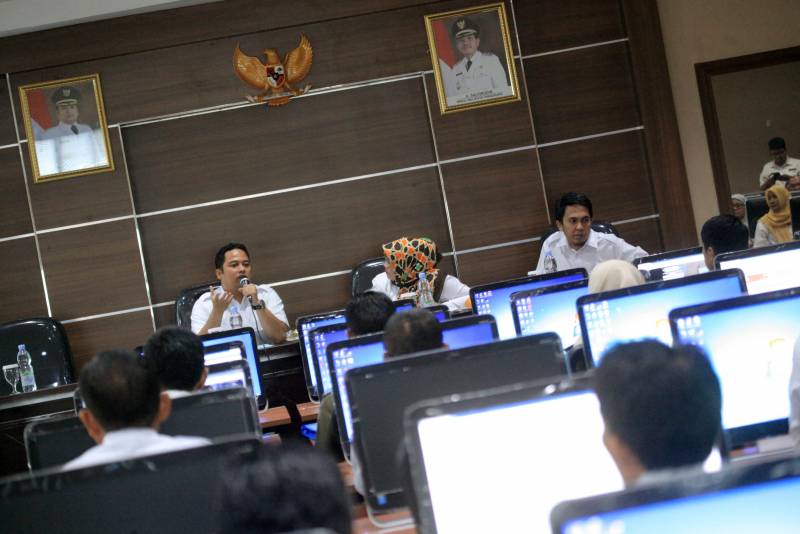 IMG-tangkal-hoax-pemkot-latih-64-tenaga-it