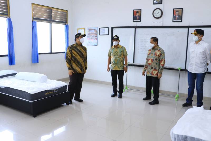 IMG-wali-kota-tinjau-kesiapan-akhir-smpn-30-sebagai-tambahan-fasilitas-rit-jurumudi-baru