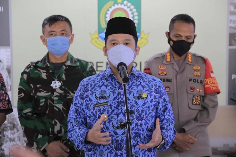 IMG-pemkot-gandeng-tni-polri-gencarkan-vaksinasi-di-kota-tangerang