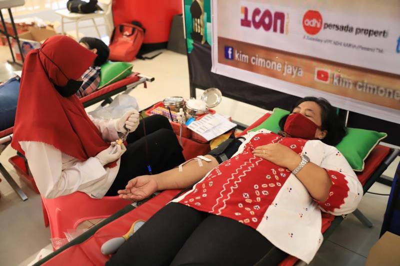 IMG-membantu-sesama-kim-cimone-jaya-gelar-donor-darah