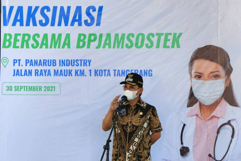 IMG-sinergitas-pemkot-dengan-bpjamsostek-wakil-kunjungi-gelaran-vaksinasi-di-pt-panarub-industri