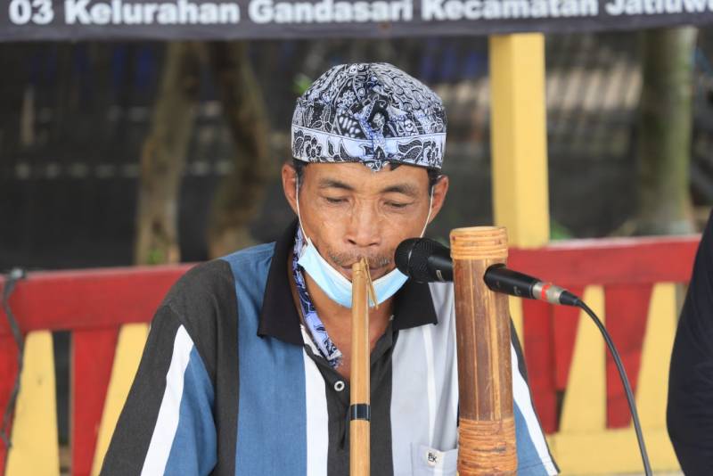 IMG-karinding-rawacana-lestarikan-alat-musik-tradisional