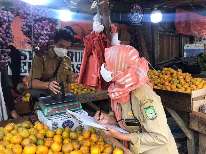 IMG-lindungi-konsumen-disperindagkop-ukm-gencarkan-uji-tera