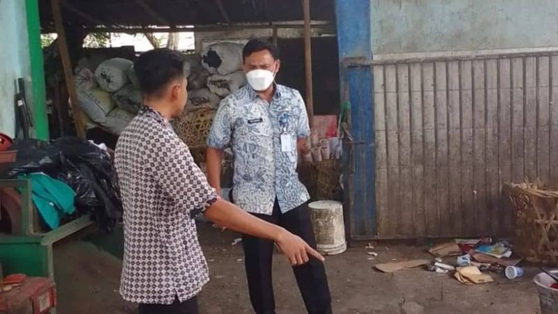 IMG-dlh-lakukan-monitoring-pelayanan-pengelolaan-sampah-di-tps3r