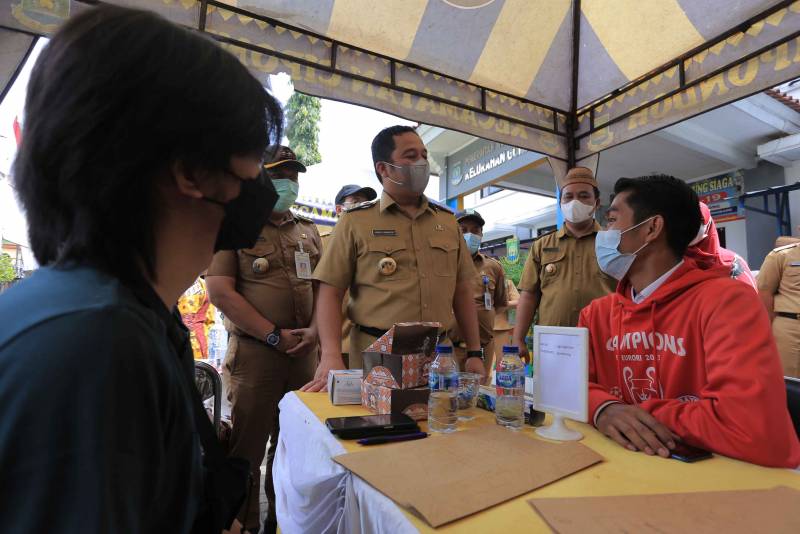 IMG-wali-kota-imbau-warga-manfaatkan-program-job-fair-sebagai-langkah-penanganan-pengangguran