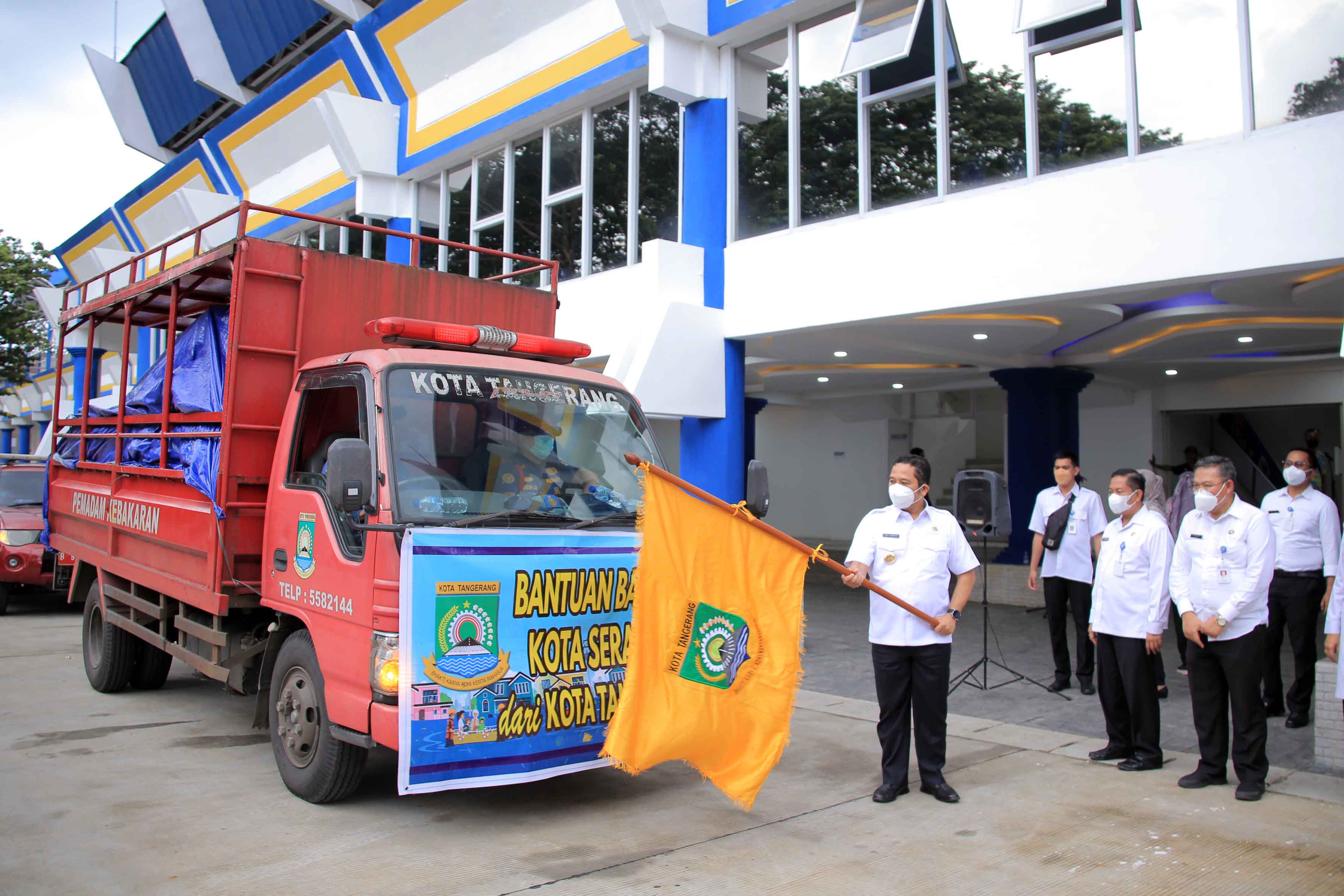 IMG-peduli-korban-banjir-serang-pemkot-tangerang-kirimkan-bantuan-logistik