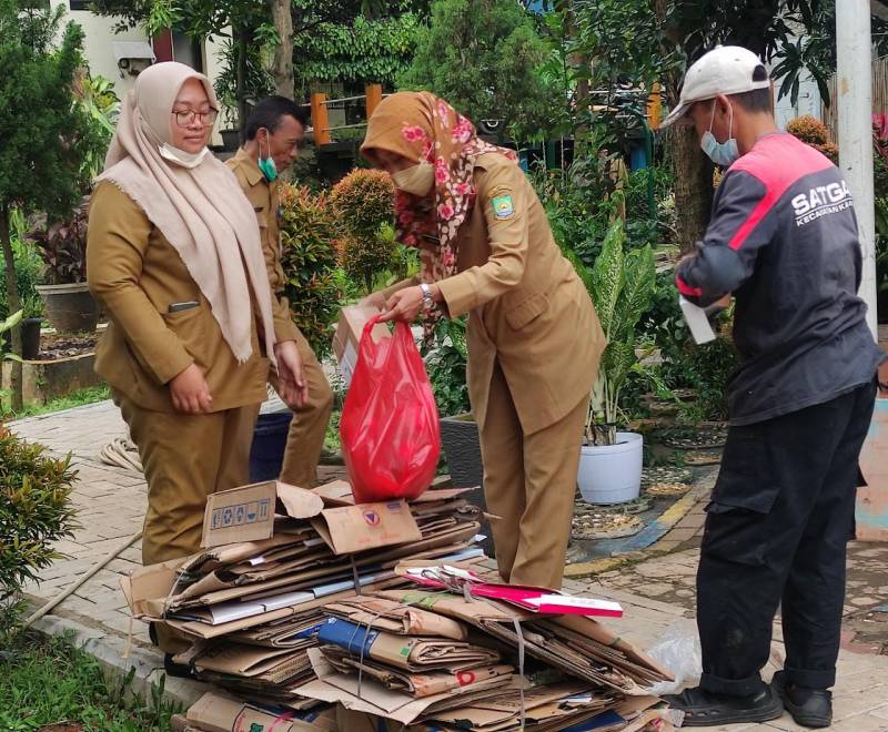 IMG-event-hpsn-2022-dlh-berhasil-kumpulkan-1-602-kg-sedekah-sampah