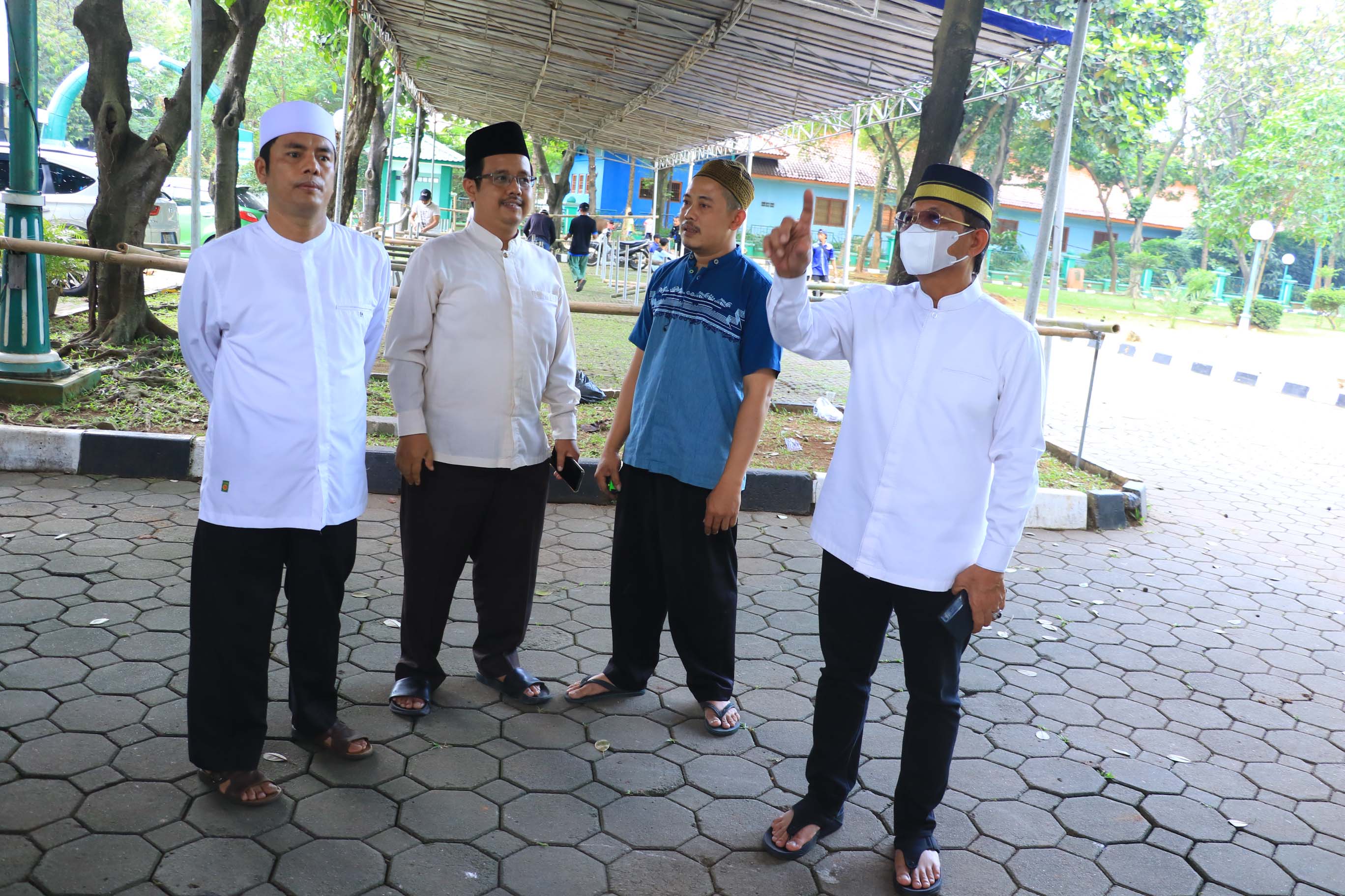 IMG-jelang-iduladha-wakil-tinjau-kesiapan-tempat-pemotongan-hewan-di-masjid-raya-al-azhom