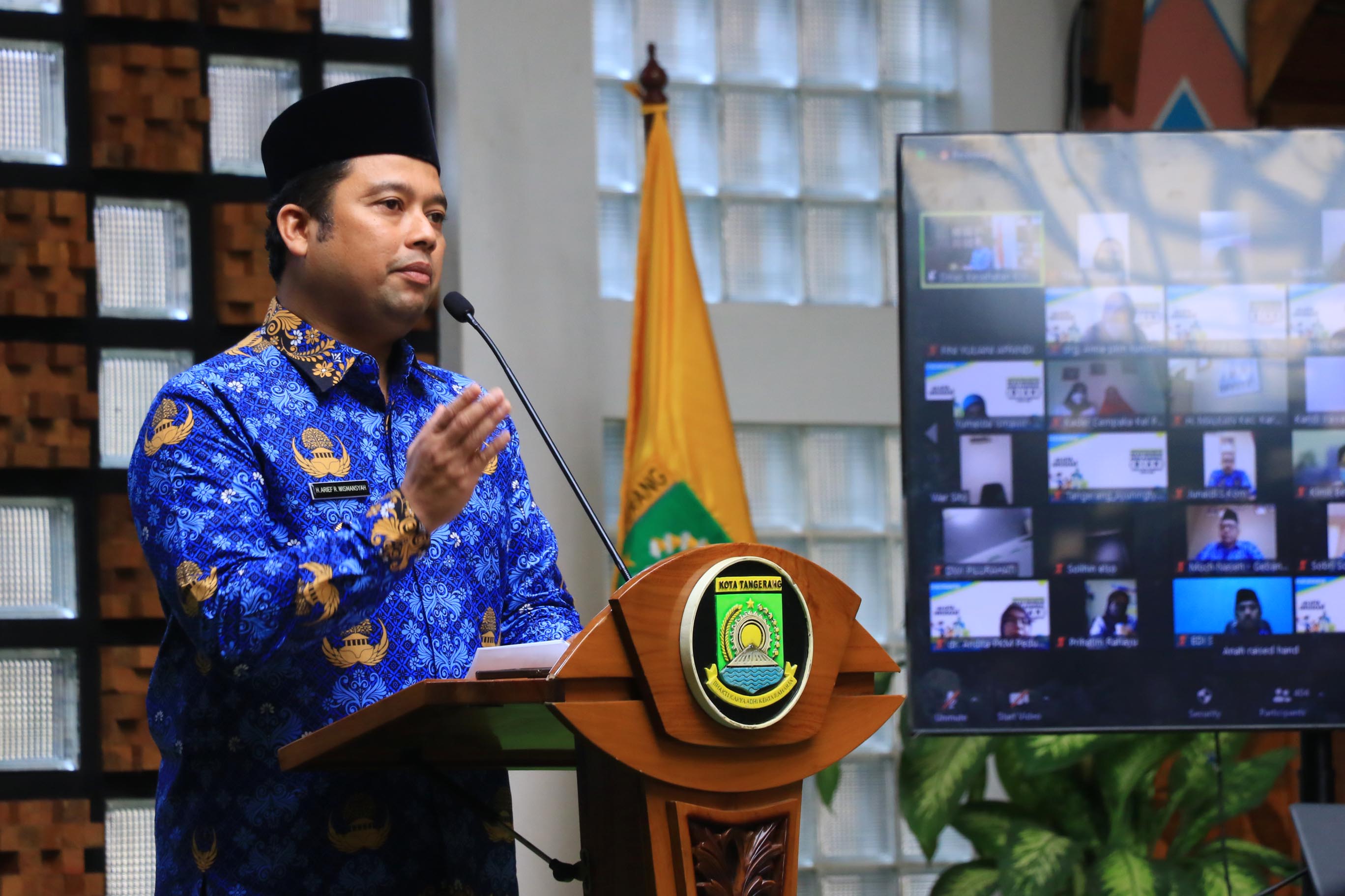 IMG-ajak-sukseskan-bulan-imunisasi-nasional-arief-targetkan-capaian-imunisasi-100