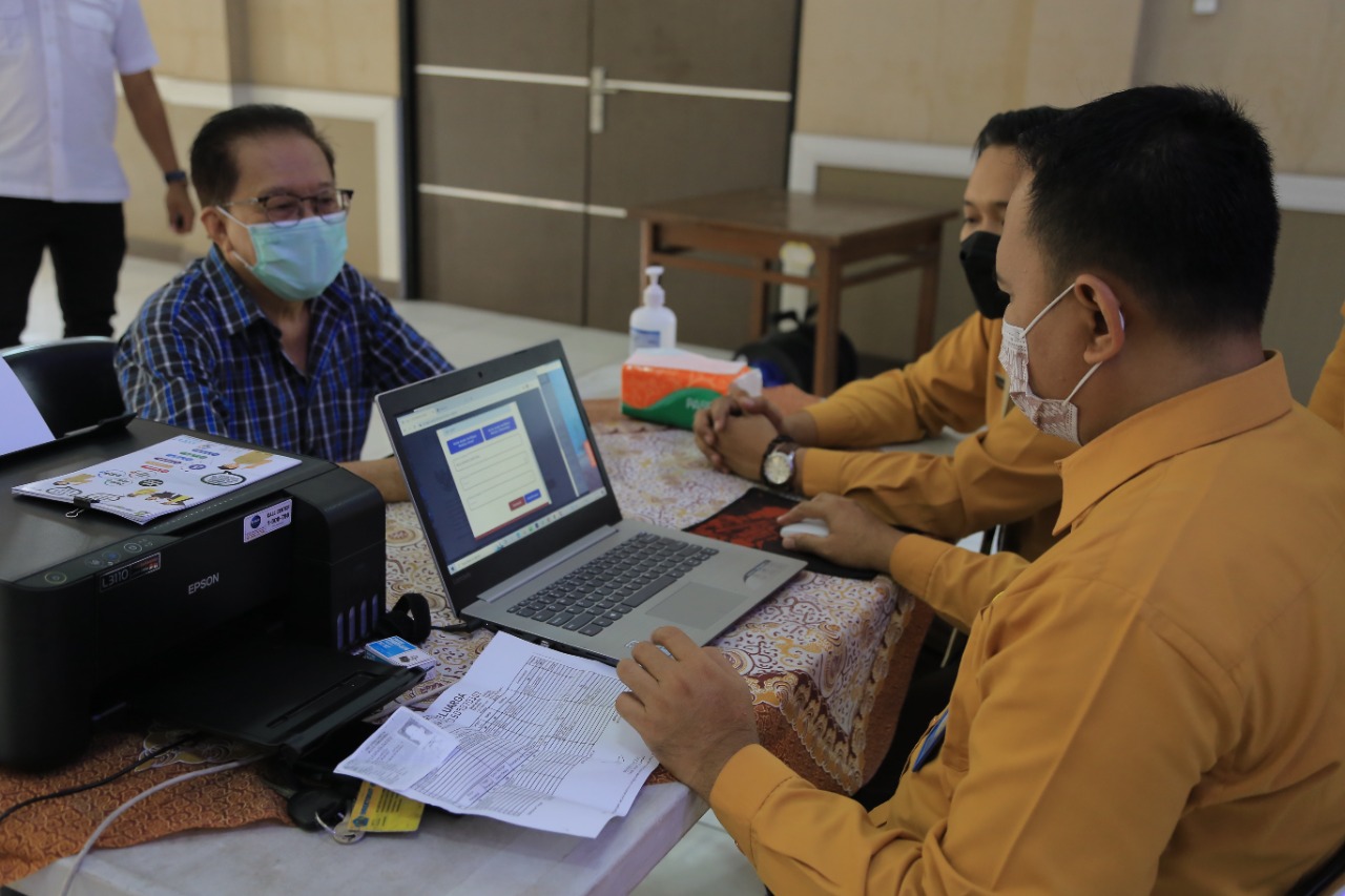 IMG-ramaikan-hut-ri-ke-77-dpmptsp-berikan-layanan-nib-di-13-kecamatan