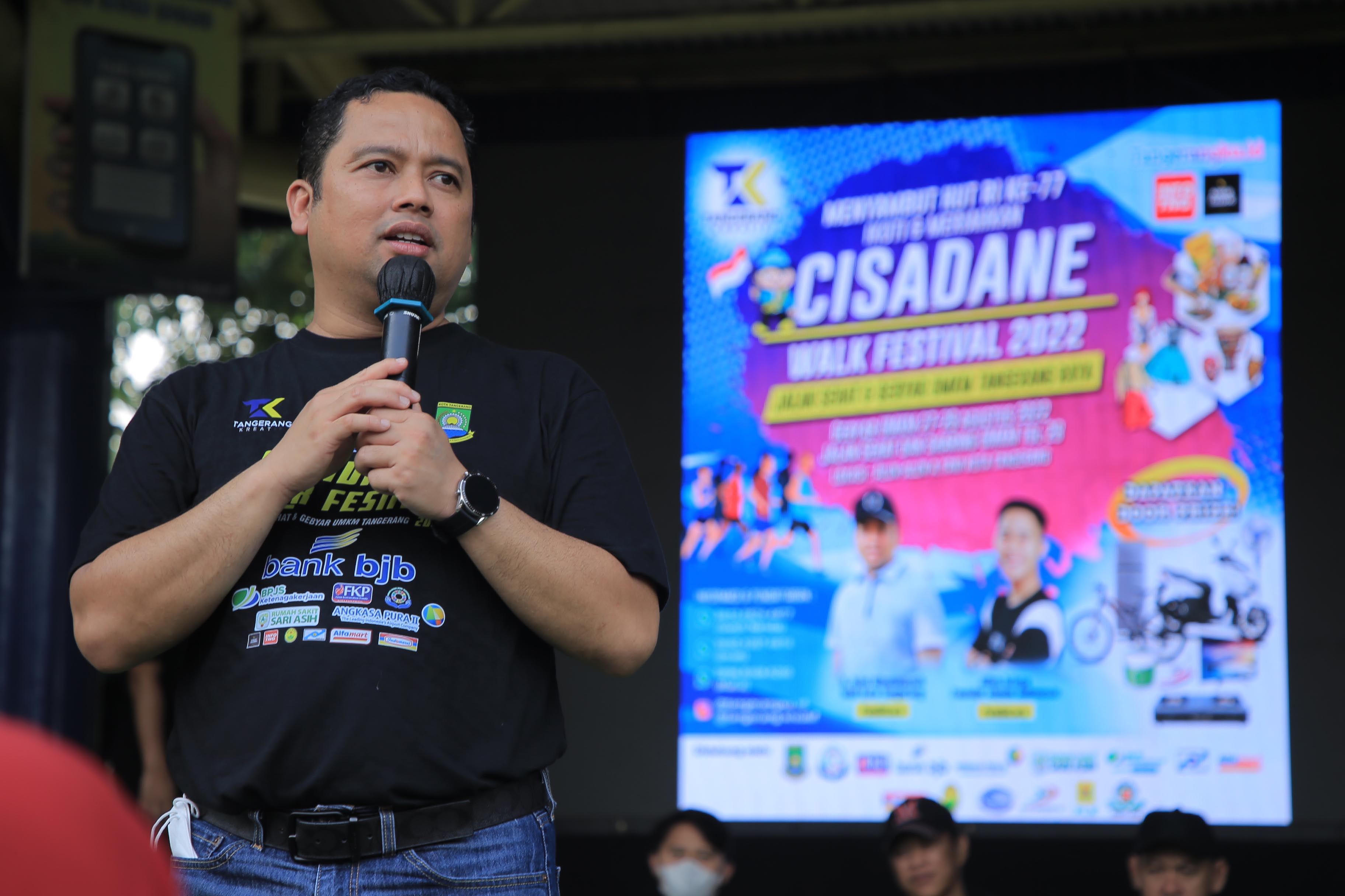 IMG-seru-jasa-wali-kota-tangerang-kumpul-bareng-warga-di-cisadane-walk-festival