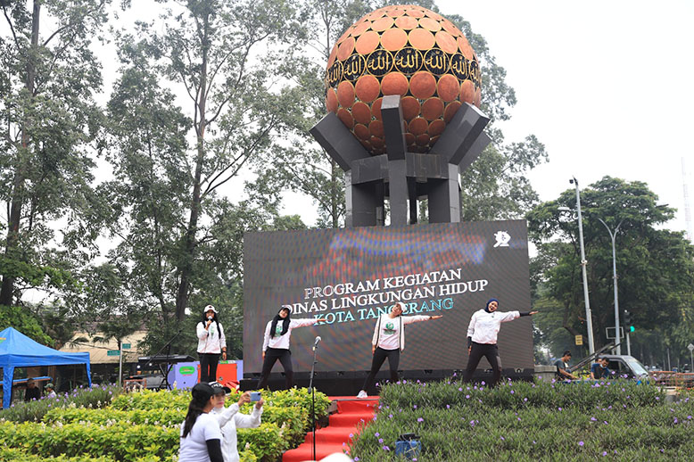 IMG-menyemarakan-hut-ke-30-kota-tangerang-ribuan-warga-menikmati-cfd-sambil-belajar