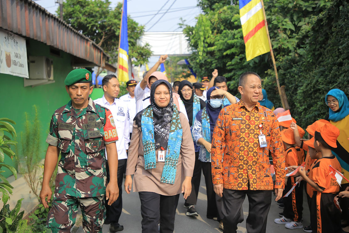 IMG-meriah-kampung-kb-jimpitan-kb2-kota-tangerang-sambut-kedatangan-tim-penilai-kampung-kb-nasional