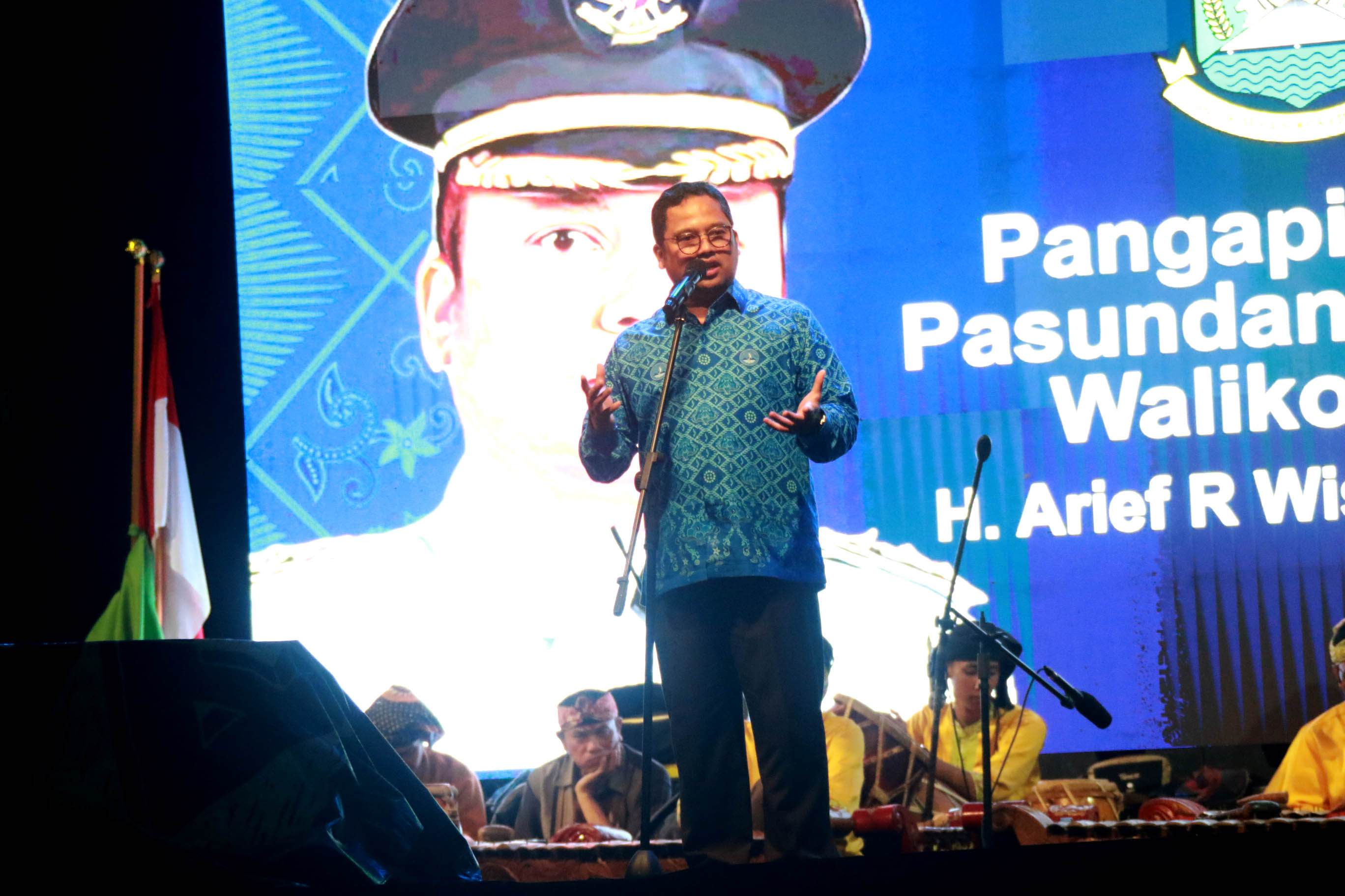 IMG-hadiri-festival-pasundan-arief-orang-luar-aja-pada-belajar-budaya-indonesia-masa-kita-cuek