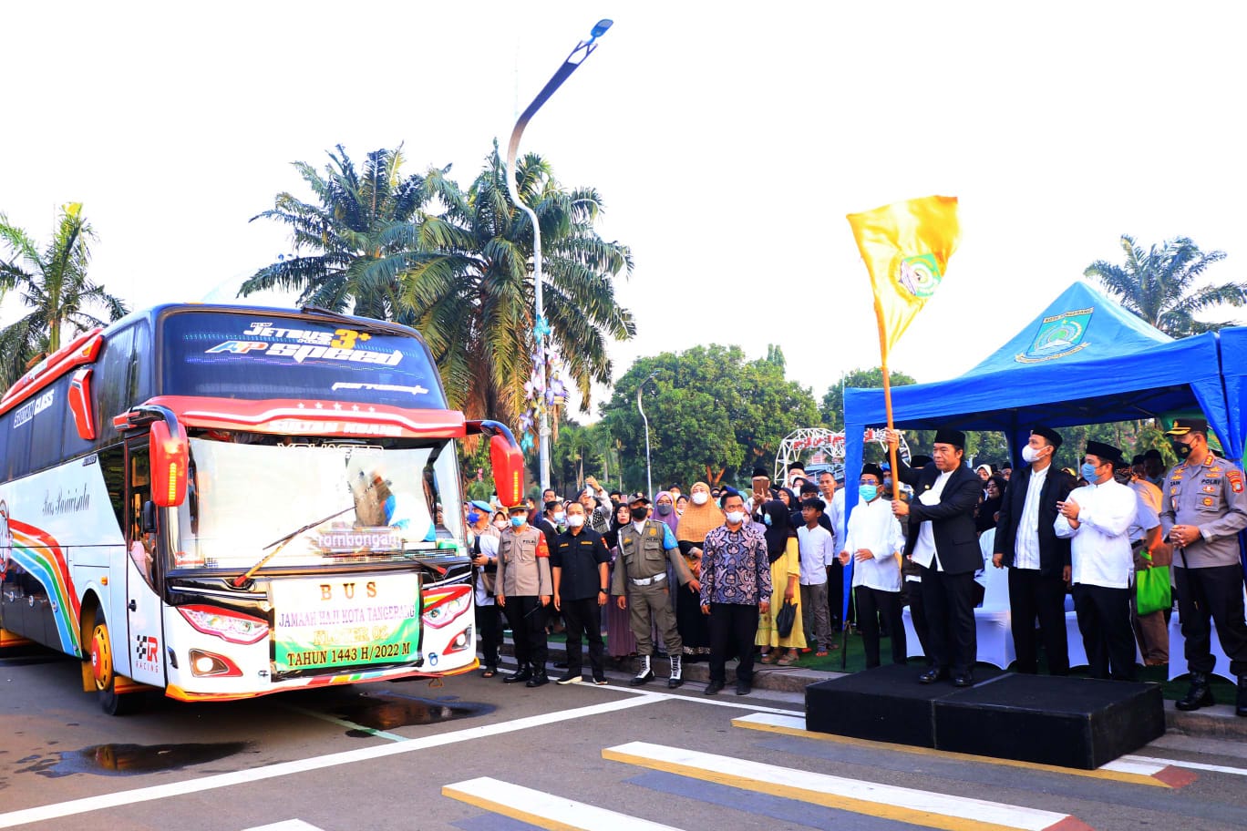 IMG-persiapan-pemberangkatan-jamaah-haji-pemkot-sediakan-45-bus-gratis