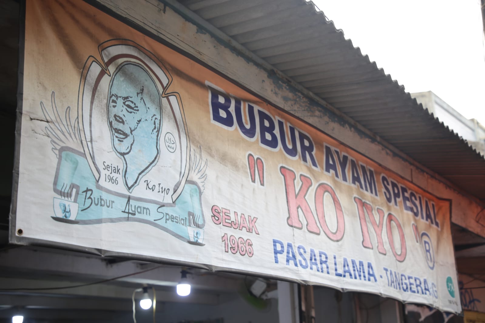 IMG-ikon-kuliner-pasar-lama-kota-tangerang-bubur-ayam-spesial-ko-iyo-digemari-sejak-tahun-1966