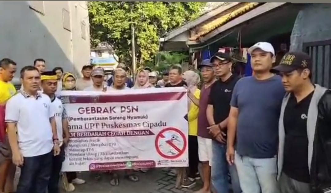 IMG-jaga-lingkungan-sehat-warga-cipadu-jaya-kota-tangerang-kompak-lakukan-pemberantasan-sarang-nyamuk