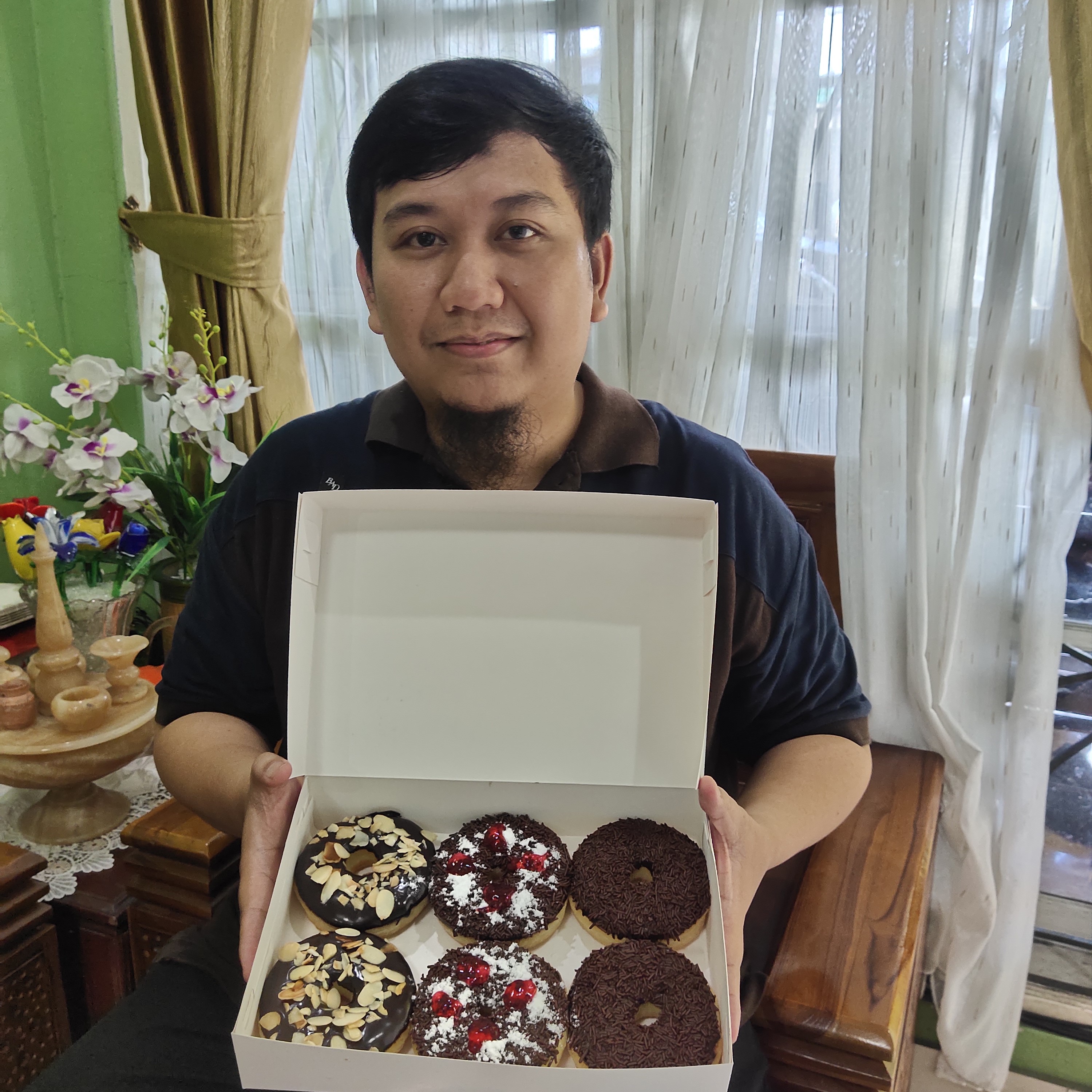 IMG-berhenti-jadi-banker-warga-kota-tangerang-ini-sukses-jualan-donat-kapas
