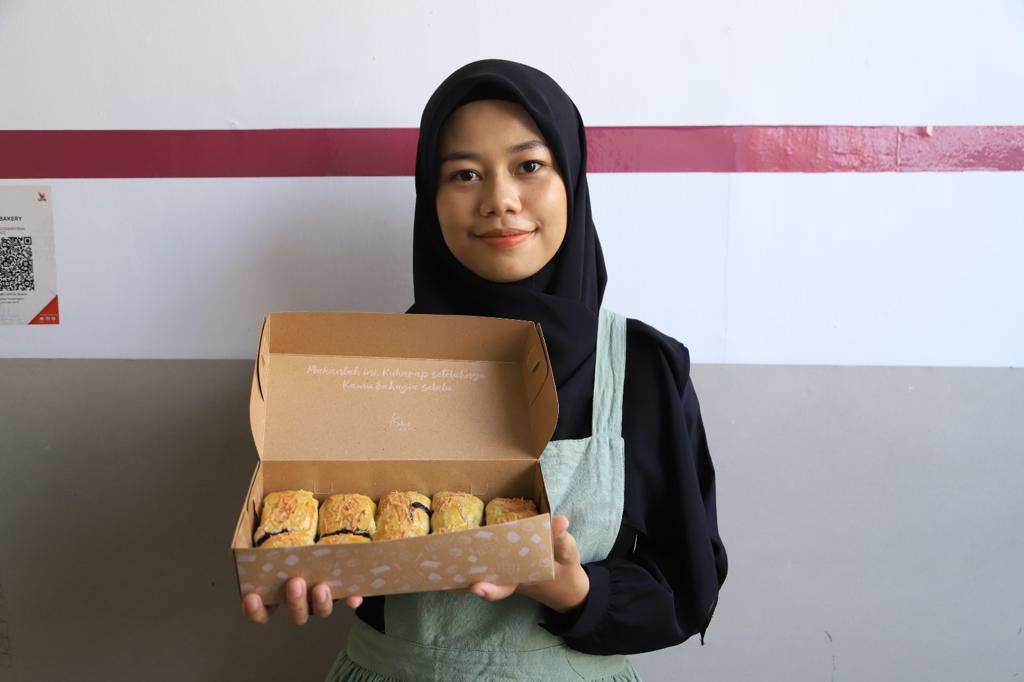 IMG-bolen-pisang-dan-berbagai-olahan-pastry-buatan-remaja-kota-tangerang-di-tisha-bakery