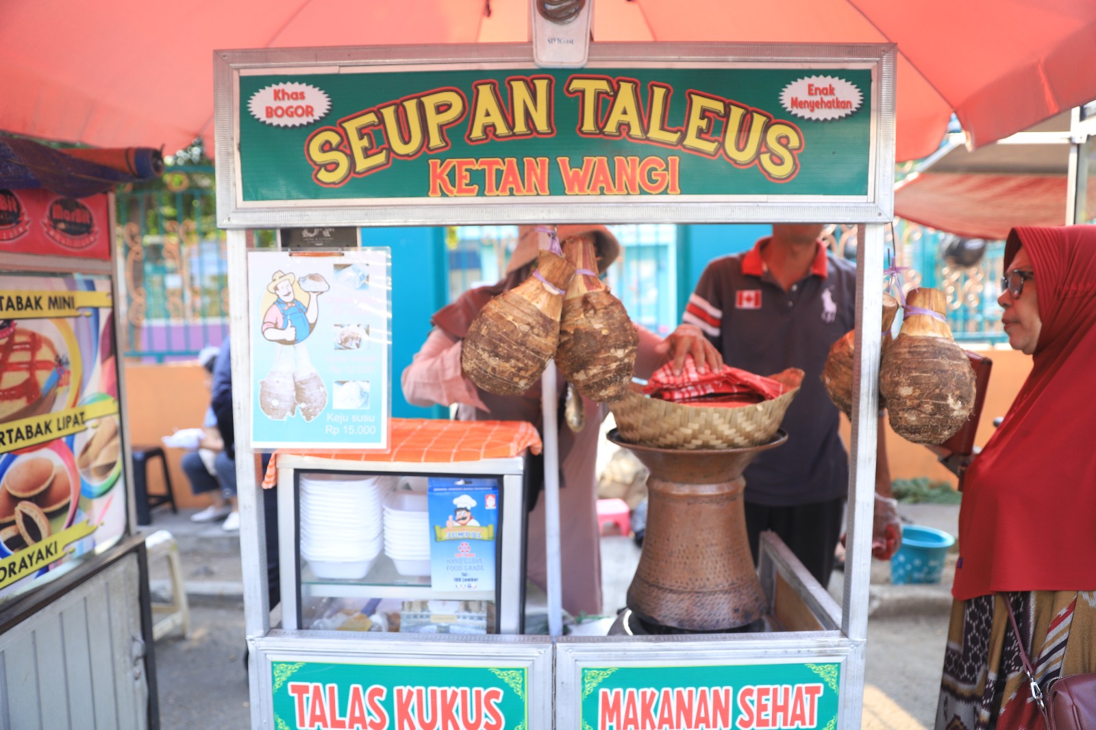 IMG-nostalgia-dengan-jajanan-tradisional-hanya-di-talas-kukus-mpok-nana-kota-tangerang